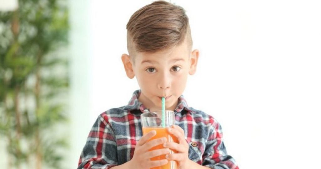 Fëmijët që konsumojnë lëngje në vend të frutave, shtojnë peshë!