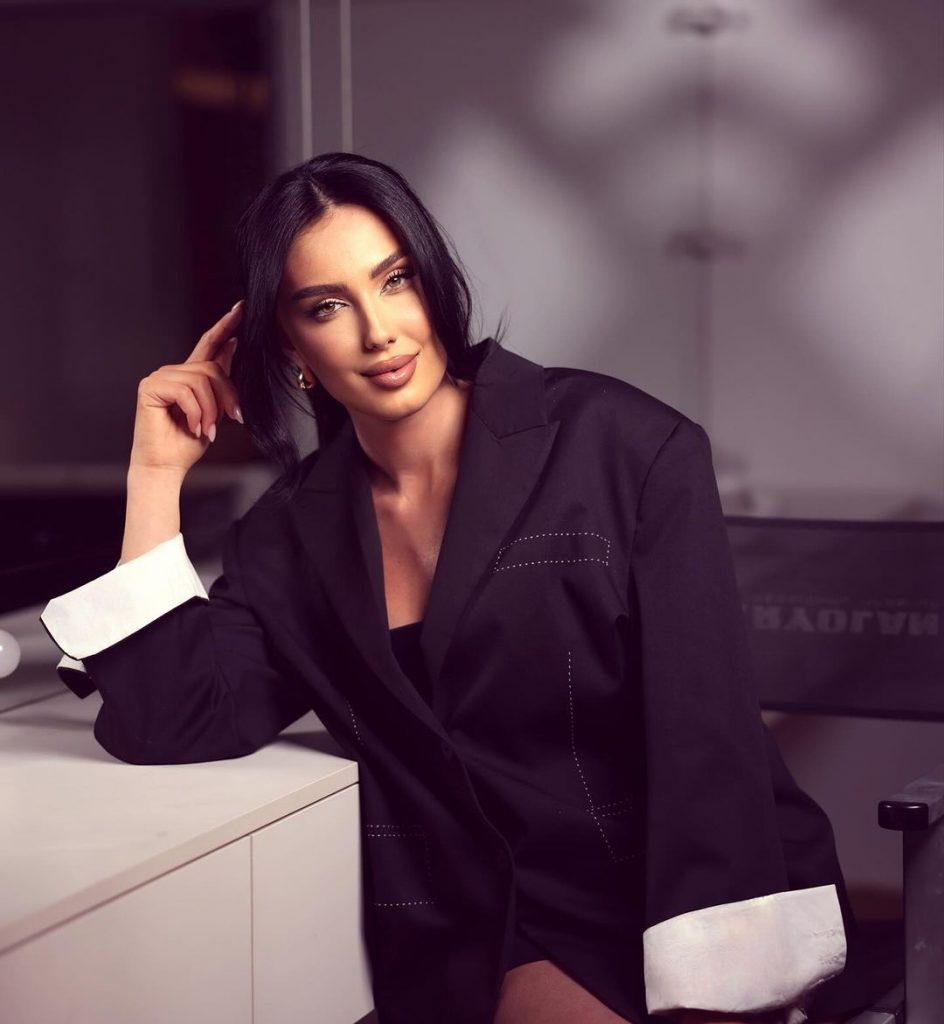 TREND EXCELLENCE – “GRESA LASHES”