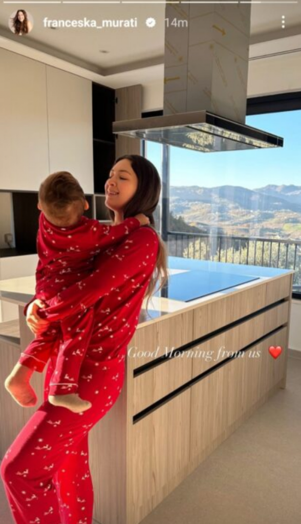 “Mirëmëngjes nga ne”/ Françeska Murati ndan foton me të birin!