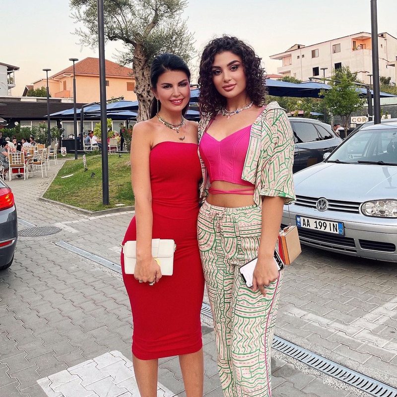 Vajza e Mark Frrokut akuza Rudina Dembacajt: Po na ndan nga babai ynë