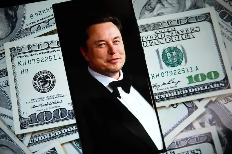 Elon Musk bëhet trilioneri i parë në botë pas debutimit rekord të SpaceX në bursë
