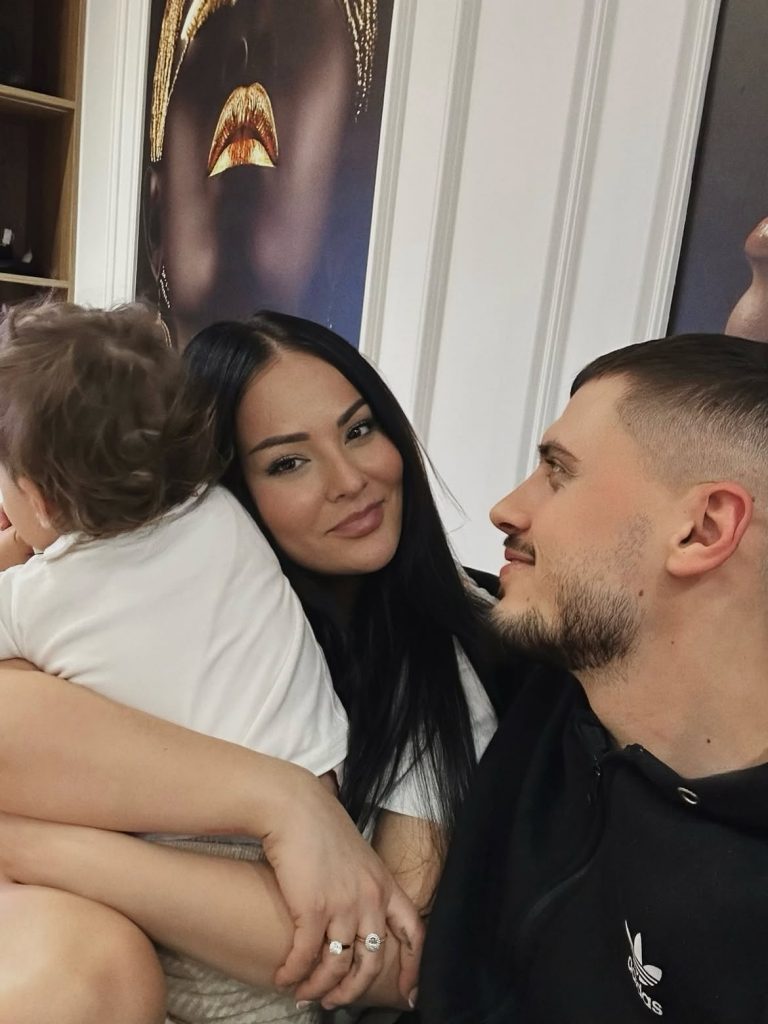 FOTO/ Së shpejti prindër për herë të dytë, Sara Gjordeni dhe Bardhi zbulojnë gjininë e bebes