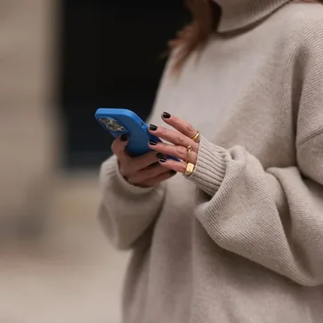 Jeni gjithmonë me telefonin në dorë? Zbuloni detoxin që mund t’ju ndihmojë të shkëputeni nga ekrani