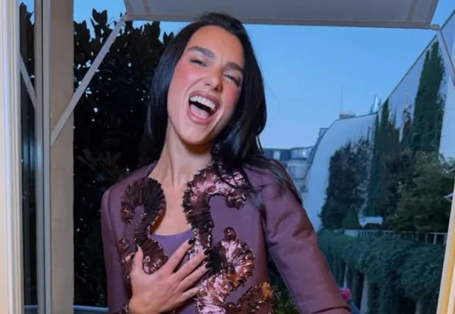 FOTO/ Dua Lipa rikthen trendin “pa pantallona